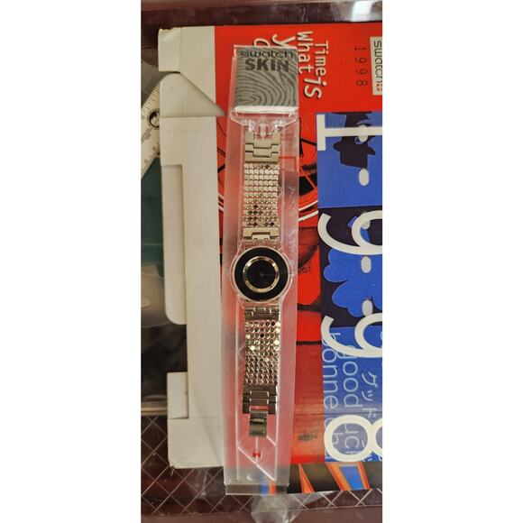 Swatch PAVED IN SILVER SFK103 1999 SKin Ultra thin watch New with new battery - Picture 2 of 10